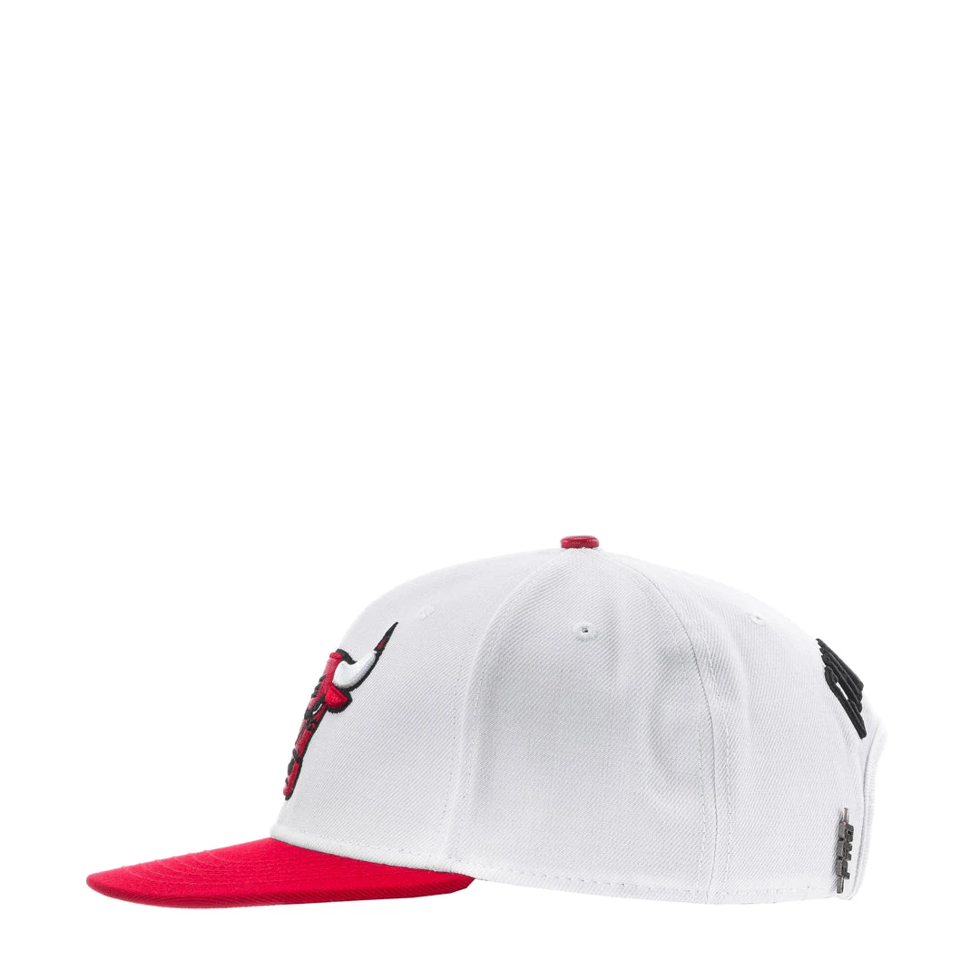 PRO STANDARD Bulls 2-Tone Logo Snapback Hat NEW ARRIVALS