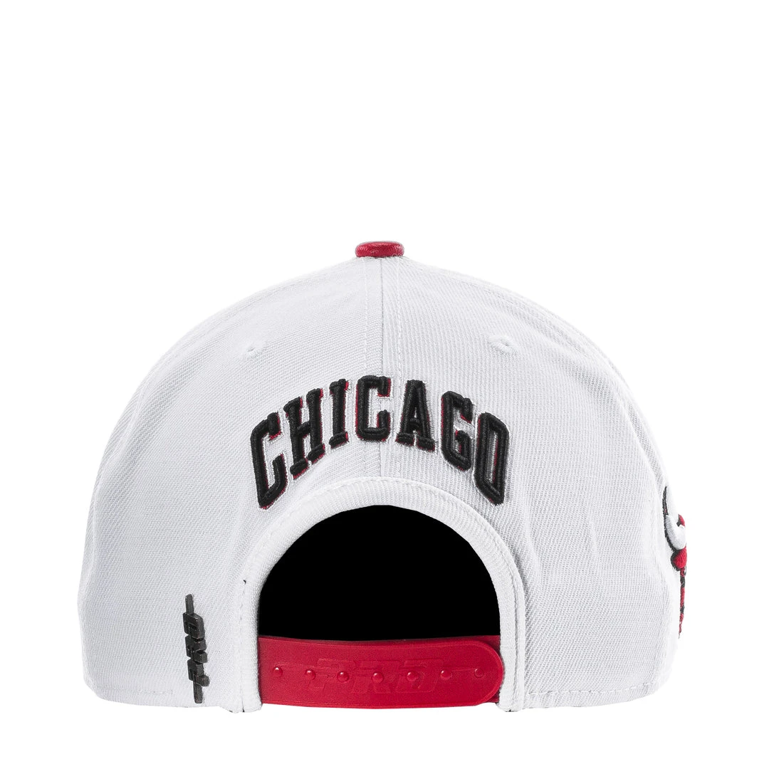 PRO STANDARD Bulls 2-Tone Logo Snapback Hat NEW ARRIVALS