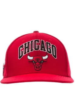PRO STANDARD ACCESSORIES Bulls Stacked Logo Snapback Hat