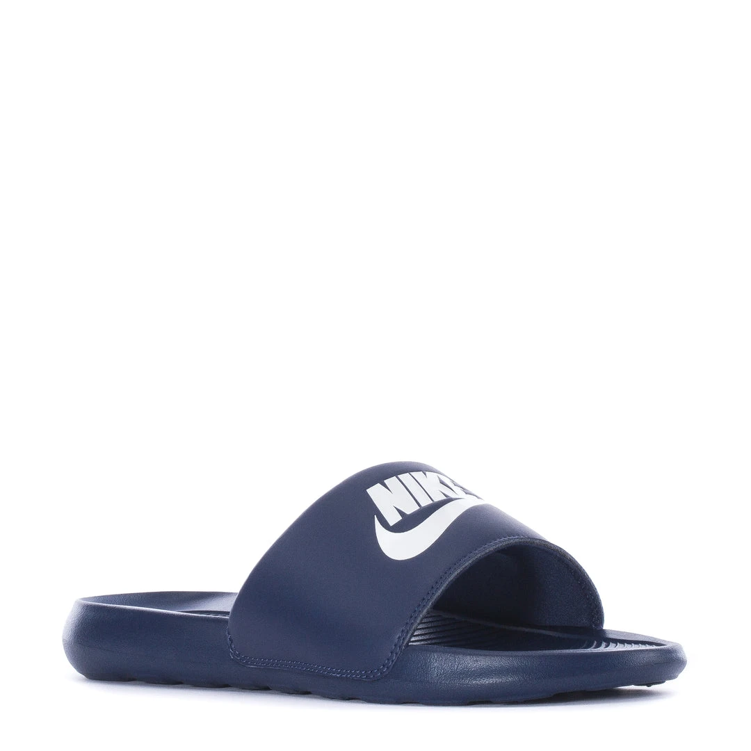 NIKE Victori One - Mens