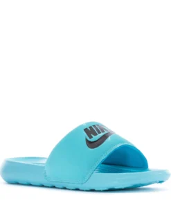 NIKE Victori One - Womens