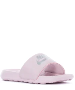 NIKE Victori One - Womens