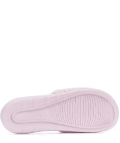 NIKE Victori One - Womens