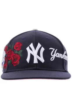 PRO STANDARD ACCESSORIES Yankees Roses Snapback Hat
